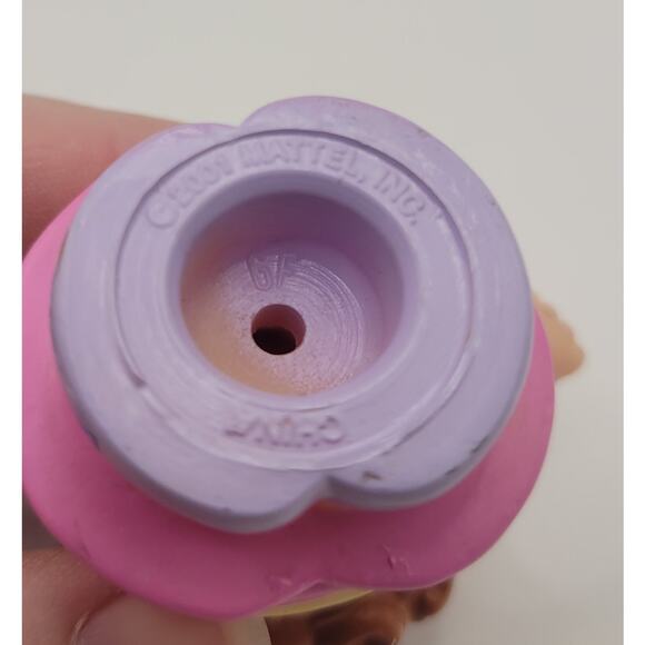 Vintage 2001 Little People Mom Baby Sitter with Bottle and Burp Rag Figurine Toy - Picture 5 of 5